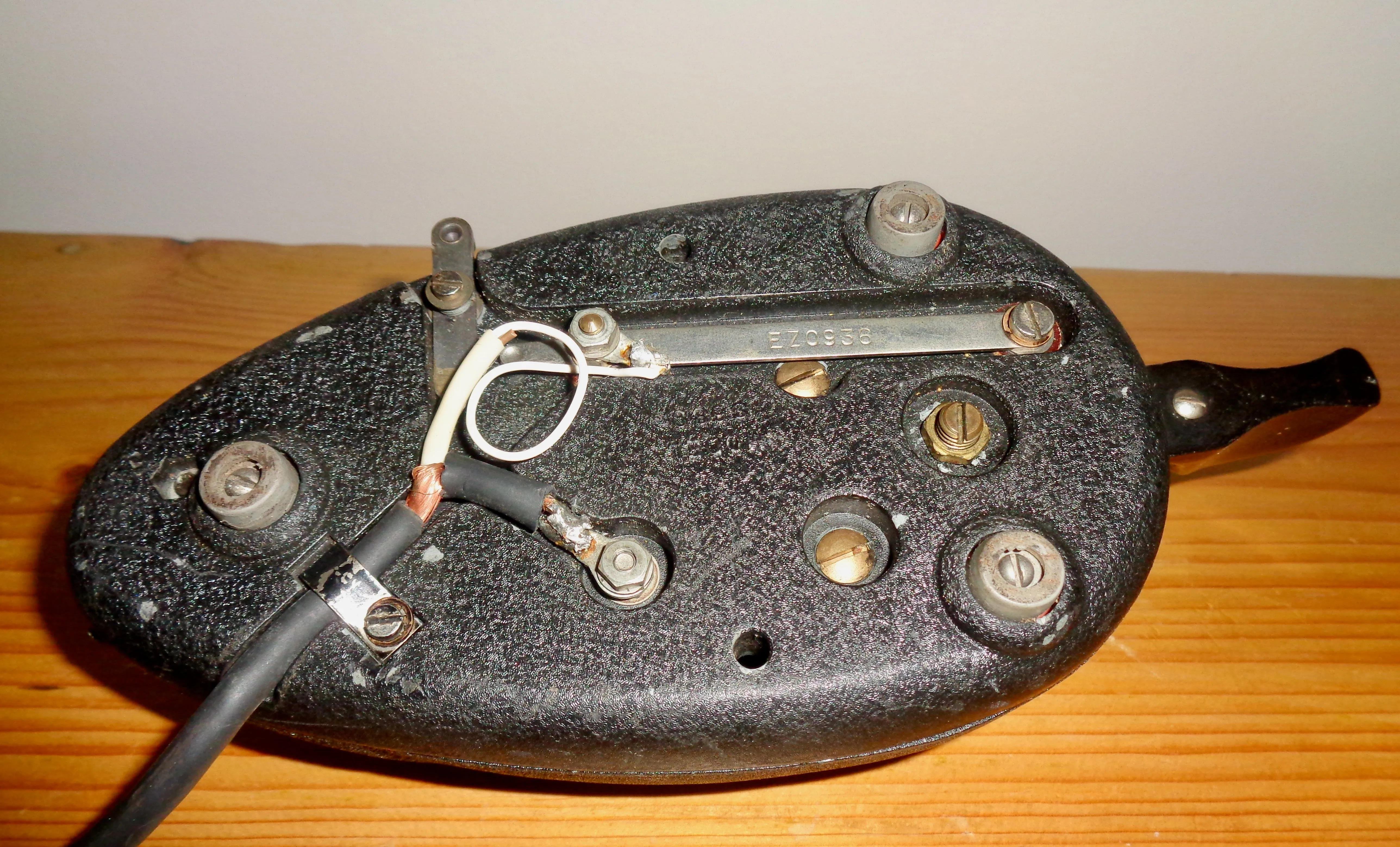 1948 Semiautomatic Eddystone S689 Bug Key EZ0936