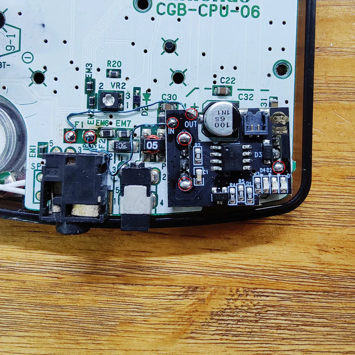 Game Boy Color Rechargeable Battery Mod - FunnyPlaying