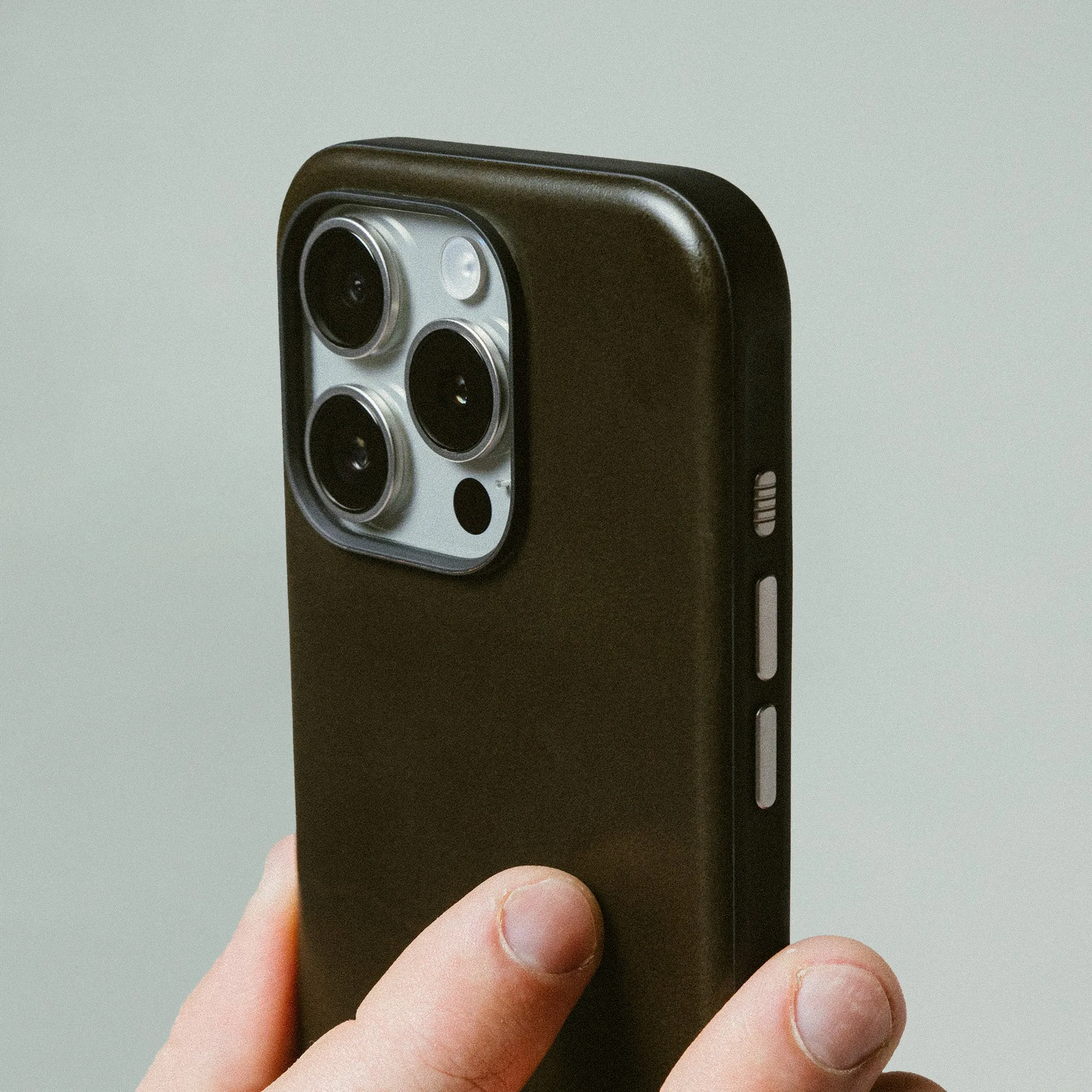 Modern Leather Case for iPhone 16 Series (Horween®)
