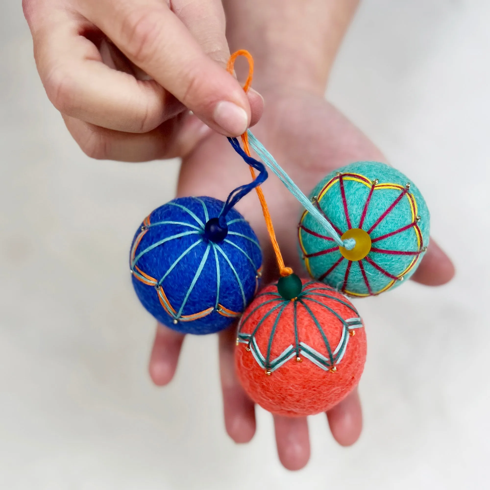 NAINA Embroidered Felt Bauble Art Deco Pack 5 (WS)