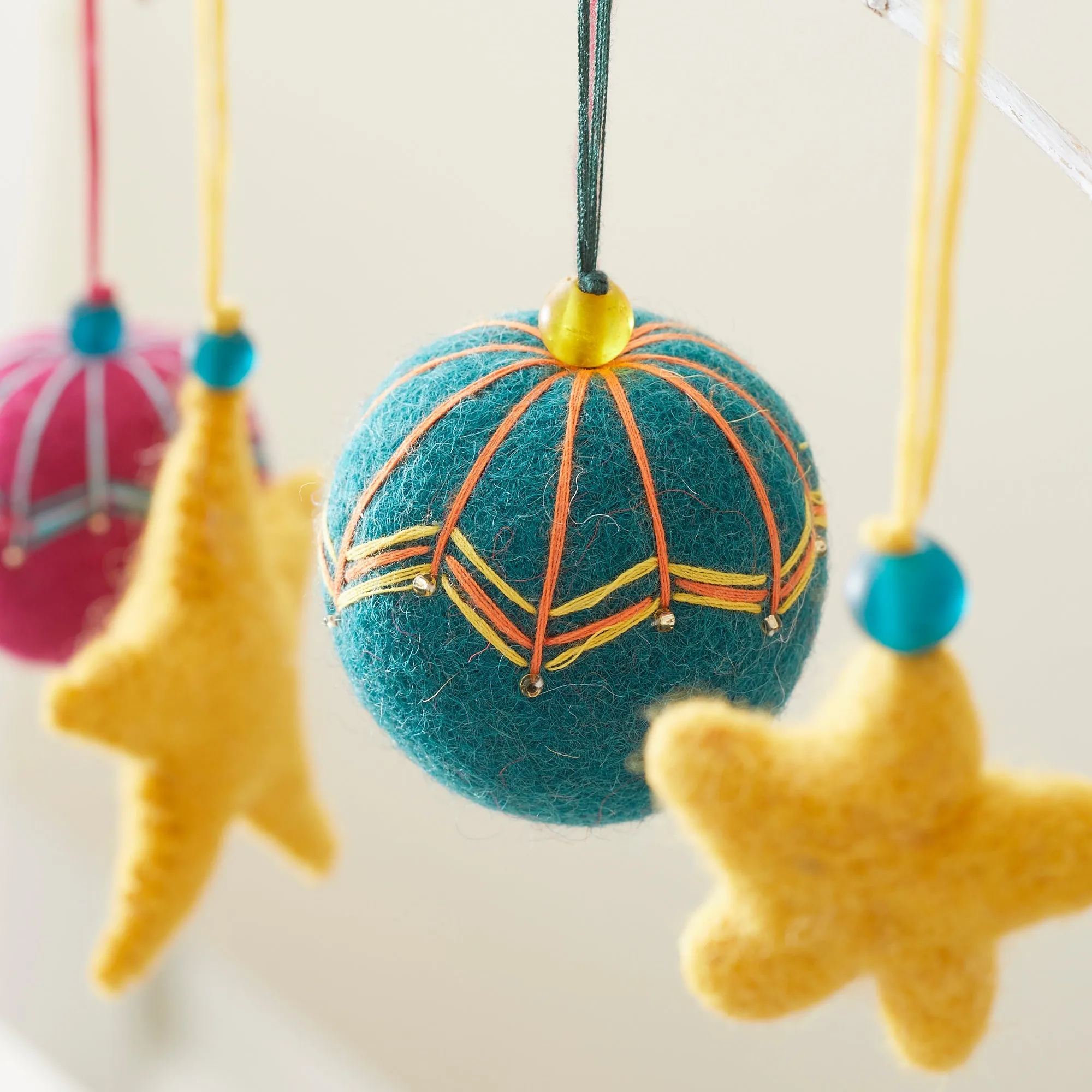 NAINA Embroidered Felt Bauble Art Deco Pack 5 (WS)