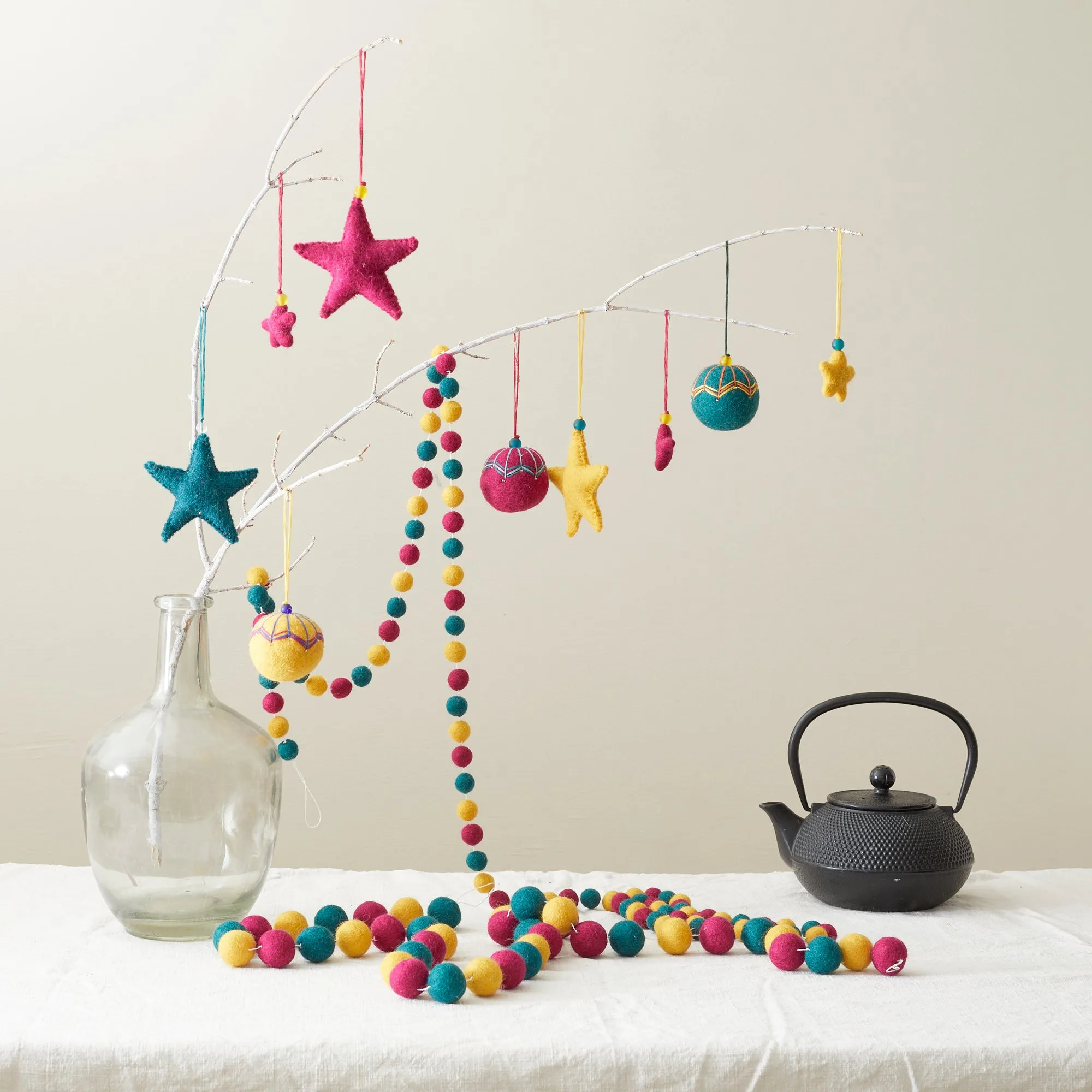 NAINA Embroidered Felt Bauble Art Deco Pack 5 (WS)