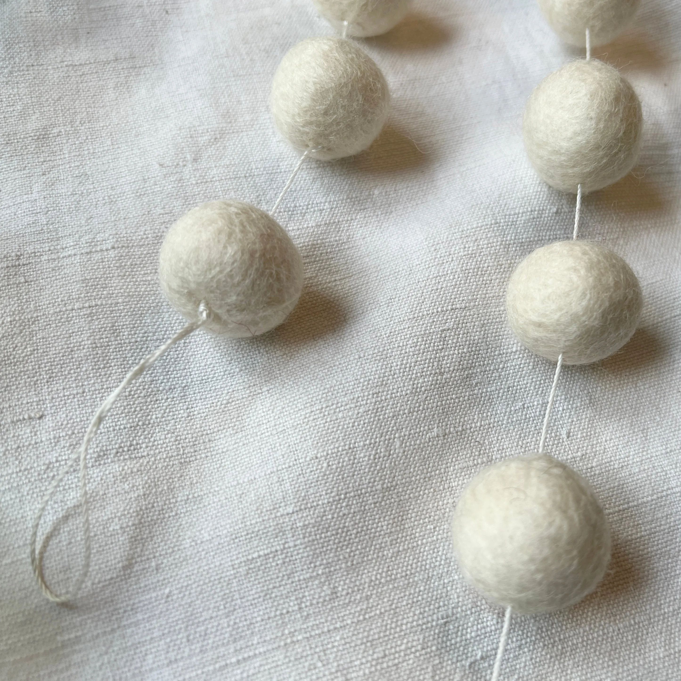 TARULATA Boho Felt Ball Pompom Garland 200cm Pack 5 (WS)