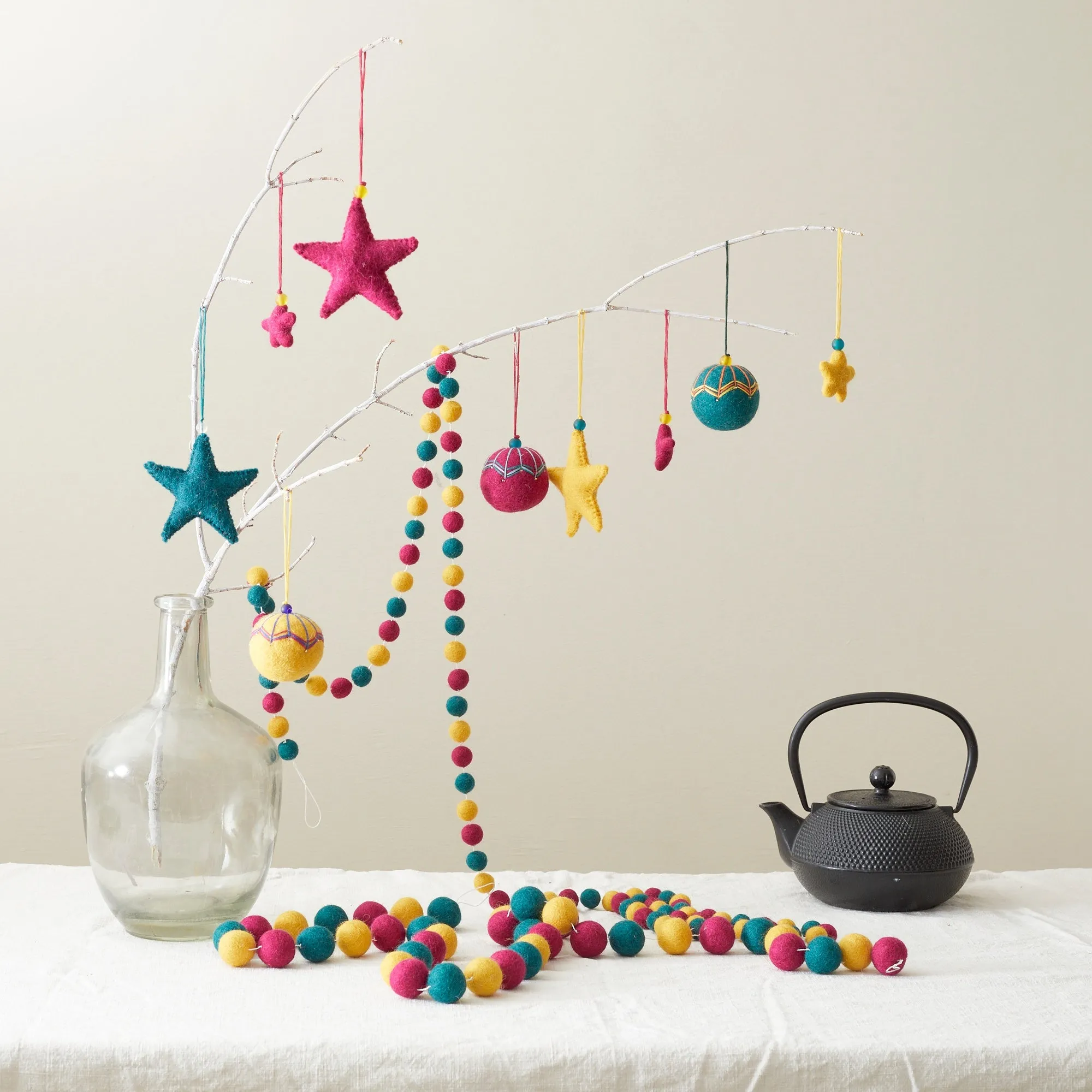 TARULATA Boho Felt Ball Pompom Garland 200cm Pack 5 (WS)