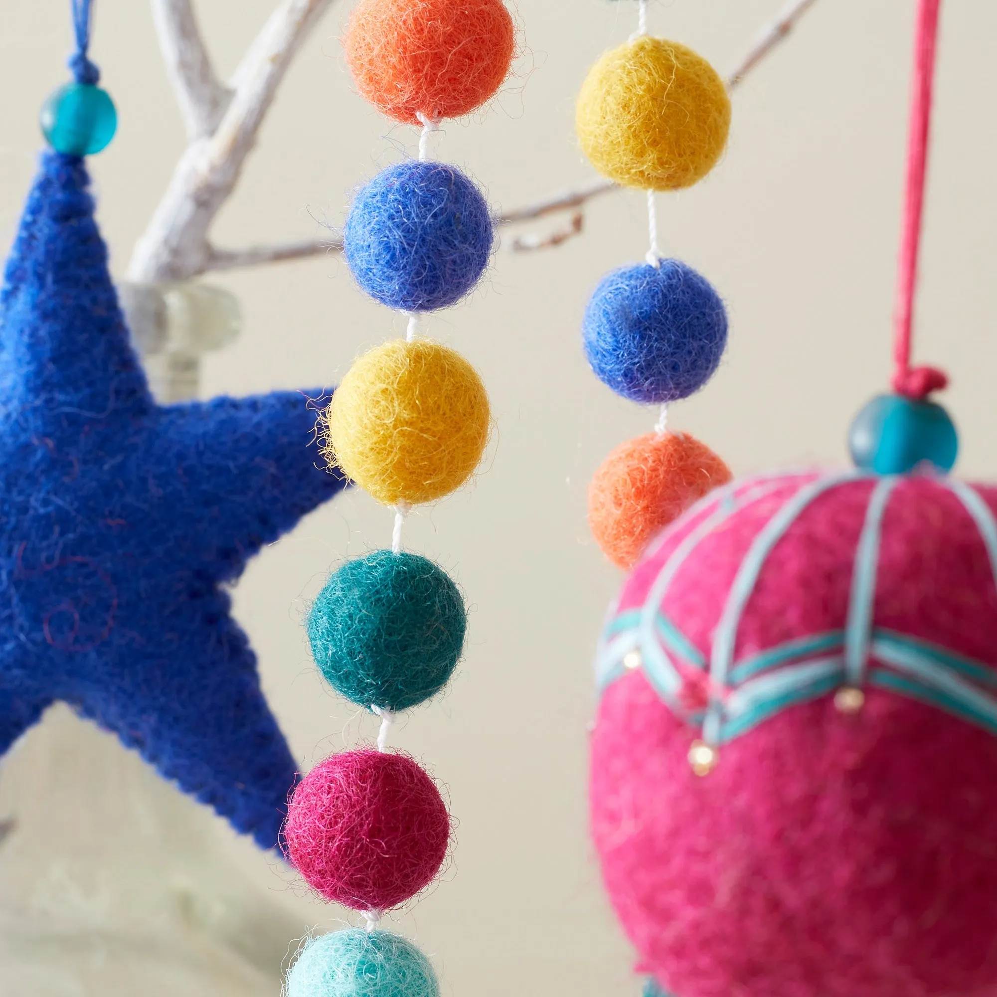 UTSHA Boho Mini Felt Ball Pompom Garland 200cm Pack 5 (WS)